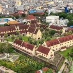 Benteng Fort Rotterdam peninggalan sejarah masa lampau yang masih berdiri kokoh hingga kini