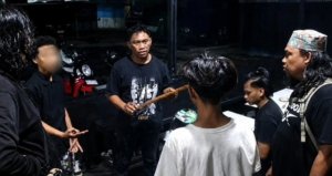 Unit Jatanras Satreskrim Polrestabes Makassar amankan 2 pelajar SMP usai duel berdarah di Makassar.