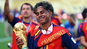 Pesepak bola muda yang sedang bersinar. Lamine Yamal mengantarkan Spanyol Juara Dunia Fifa World Cup 2026